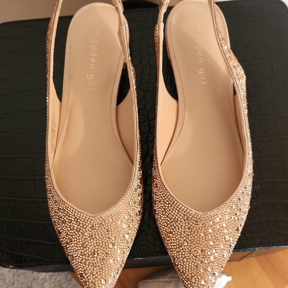 Madden Girl Glittering Gold Pointed Flats